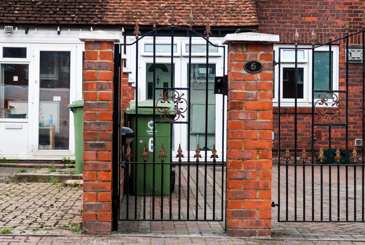 Cozy Double Room - Only Room London Exteriör bild