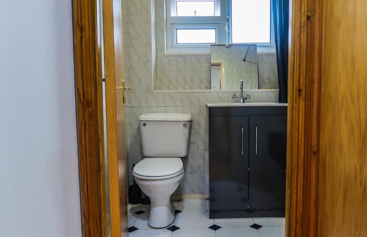 Cozy Double Room - Only Room London Exteriör bild